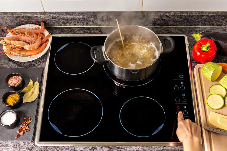 【Cooling Fan Application】 Home Appliance Series - Induction Cooker